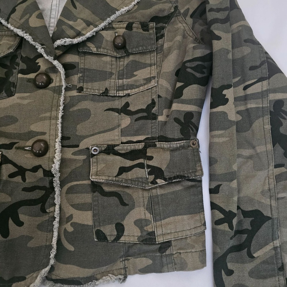 Bailey's Point Camo Print Frayed Trim Buttoned Pockets Jean Jacket Size L (11/13 - Picture 8 of 16